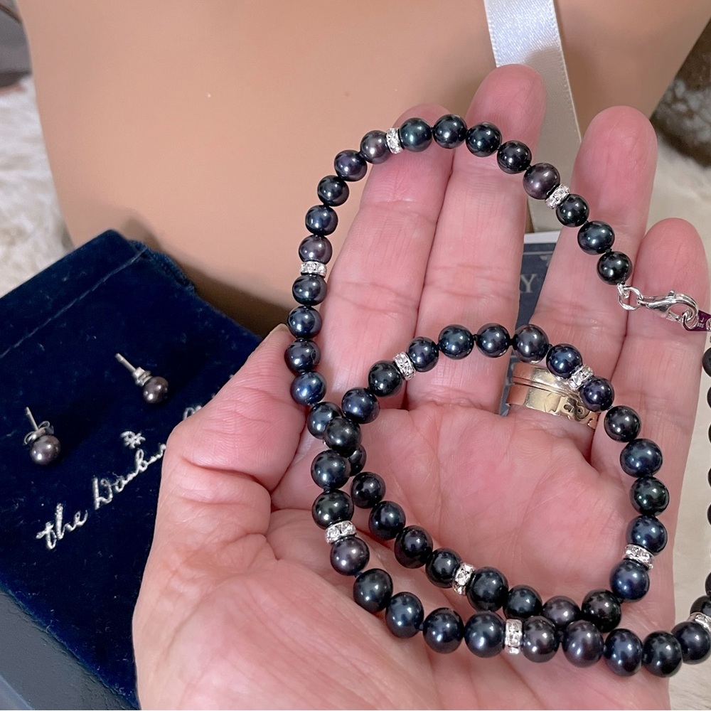 NIB❗️FINAL PRICE❗️Danbury Mint  Black Pearl Necklace With Free Matching Earrings - Picture 4 of 11